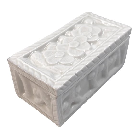 Kim Yikyung Hand-Painted Ceramic Container - Picture 7 of 9